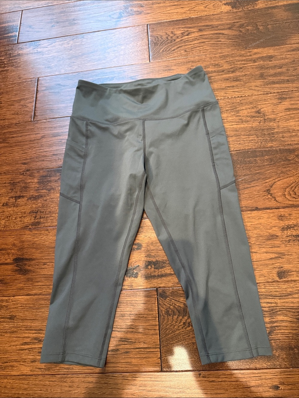MPG Cropped Athletic Leggings with Side Pockets